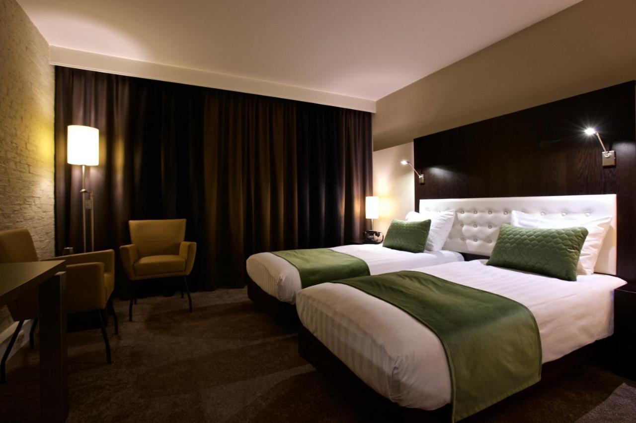 Hotel Arrows Uden Bagian luar foto