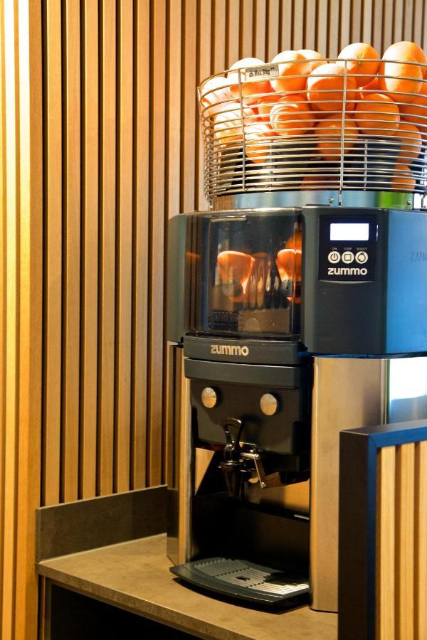 Hotel Arrows Uden Bagian luar foto