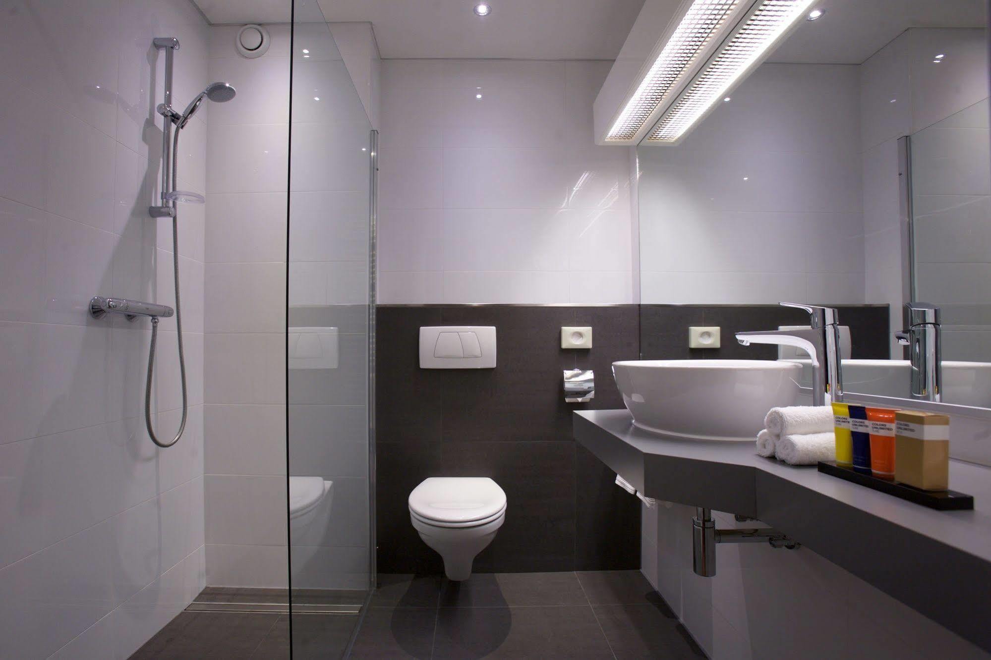 Hotel Arrows Uden Bagian luar foto