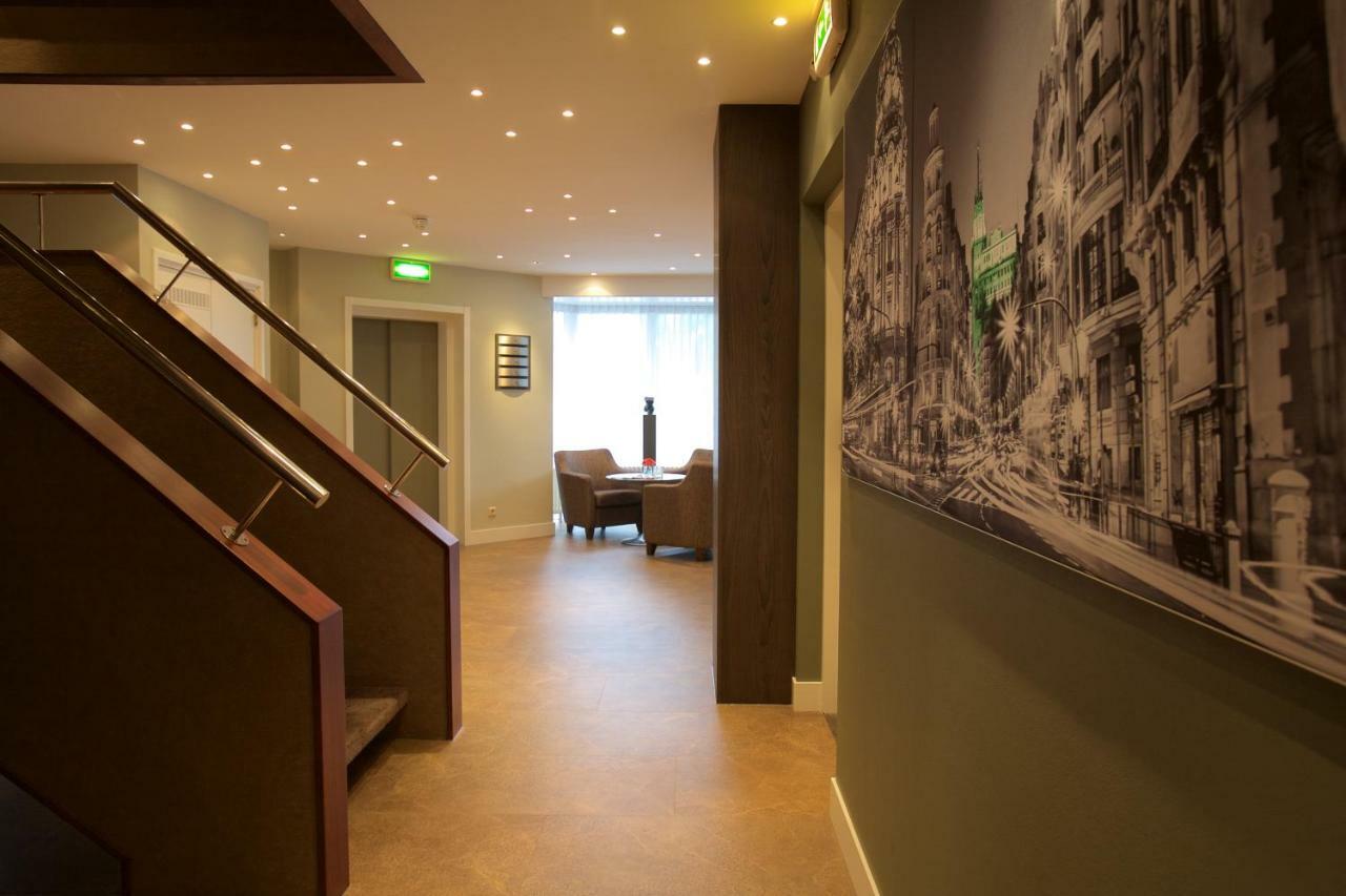 Hotel Arrows Uden Bagian luar foto